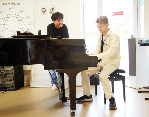Benjamin trives på Hf-O